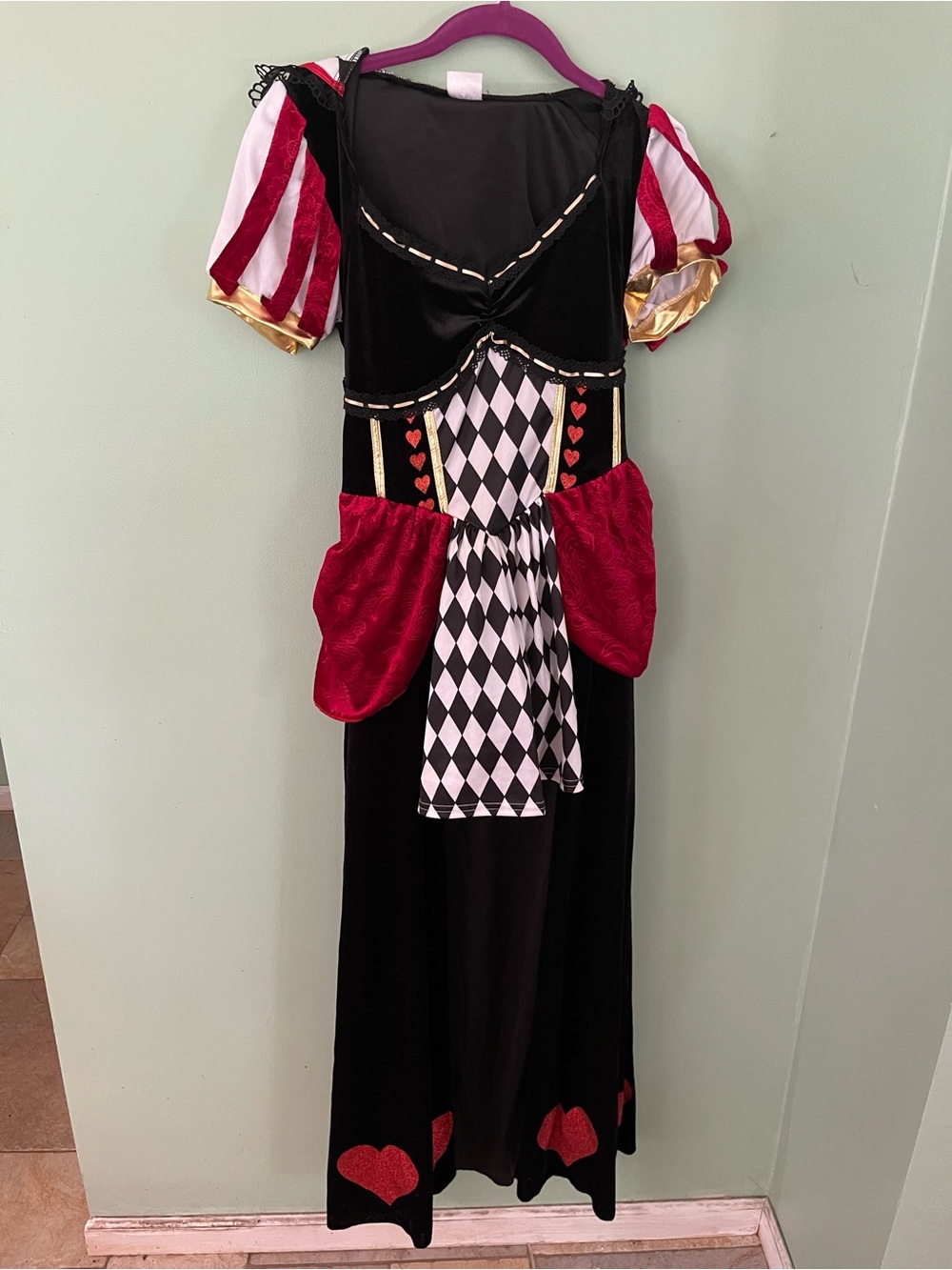 Spirit Halloween Twisted Queen of Hearts costume sz small